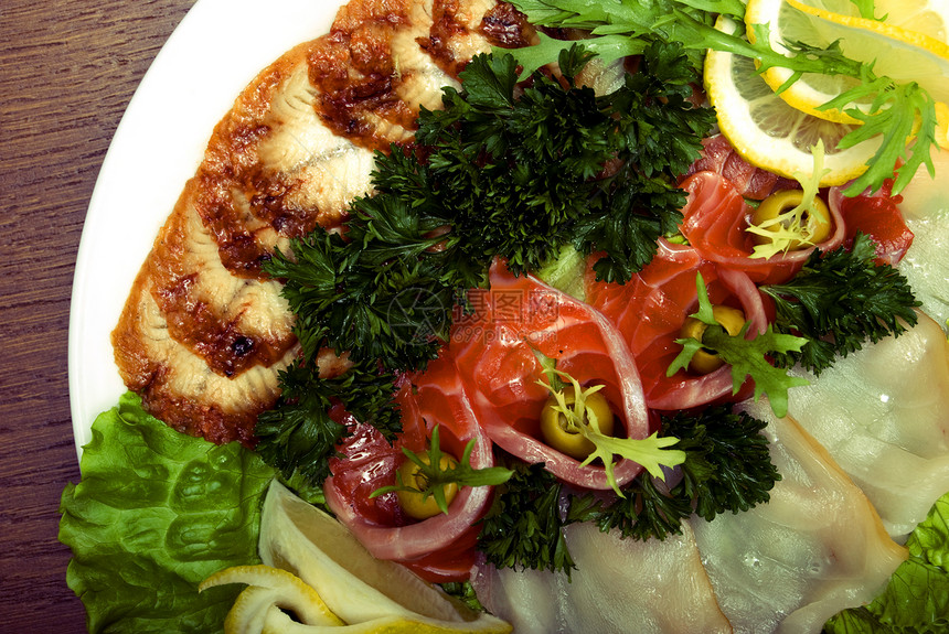 肉鱼开胃菜雕刻猪肉海鲜柠檬美味香菜牛肉沙拉服务餐厅图片