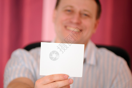 牌卡空白手指白色商务正方形商业男性成人办公室人士卡片背景图片