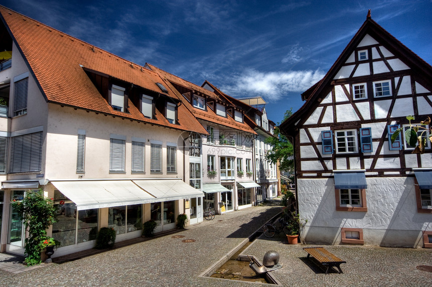 德国古老的美丽城市窗户历史性历史石头天空建筑房子街道景观木头图片