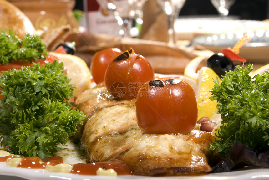 炸鱼蔬菜享受油炸海鲜菜单奢华营养香菜烹饪沙拉图片
