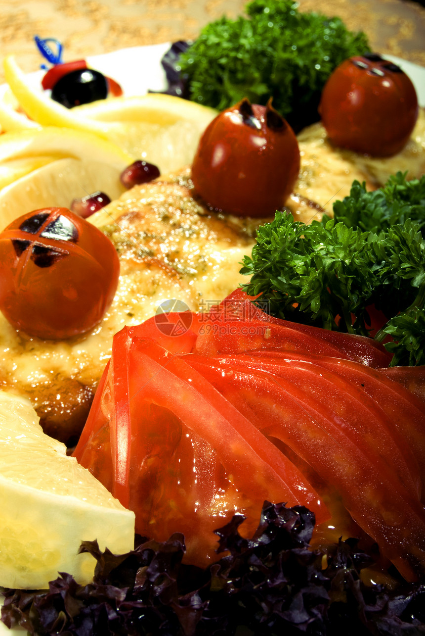 炸鱼享受奢华油炸餐厅晚餐盘子柠檬沙拉菜单营养图片
