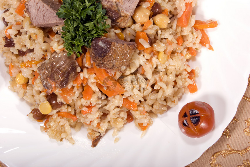 带肉的比拉法牛肉羊肉盘子国家沙拉营养奢华享受菜单晚餐图片