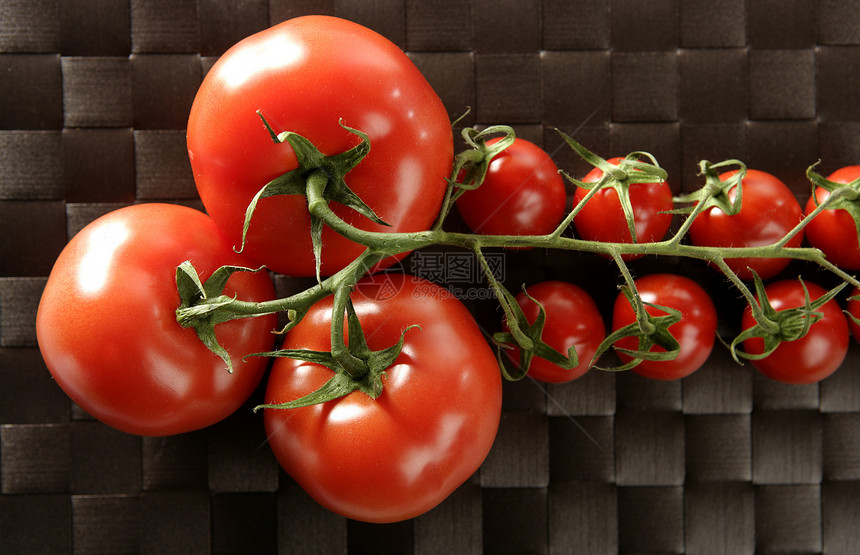 红大小樱桃西红柿枝测量尺寸绿色食物健康厨房红色农业套装腰部图片