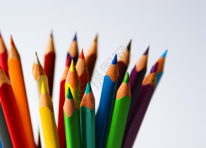 蜡笔2创造力彩色学校铅笔绘画彩虹用具蜡笔工艺背景图片