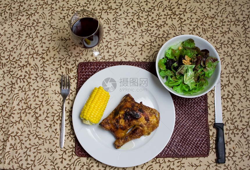 烤鸡肉沙拉晚餐家禽餐具宴会盘子烹饪刀具玻璃吃饭食物餐厅图片
