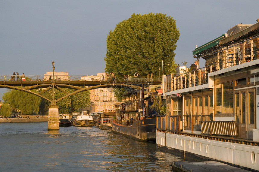 巴黎和塞纳河蓝色城市生活城市风光都市旅游反射天空景观河岸图片