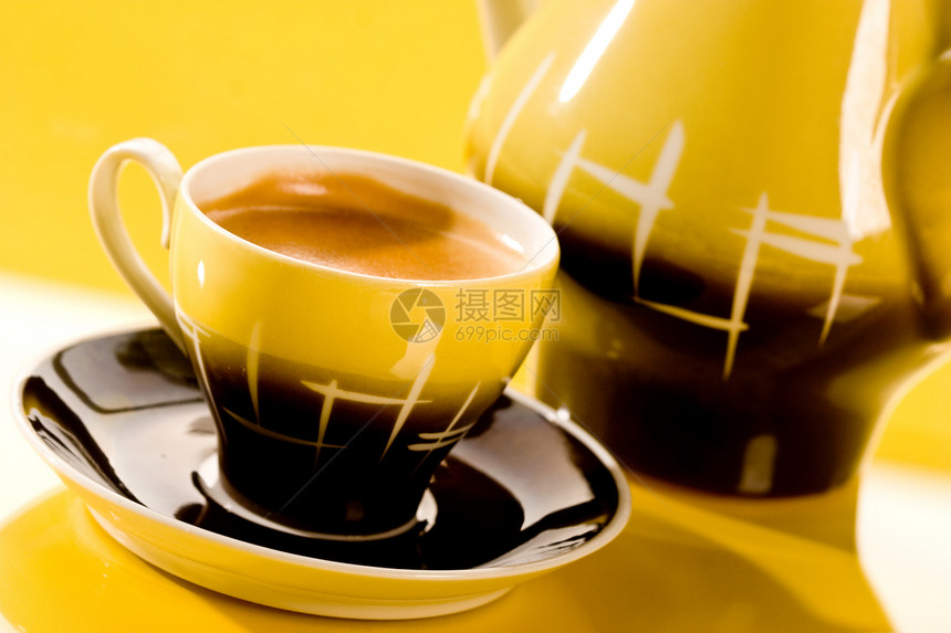 咖啡勺子黄色杯子图片