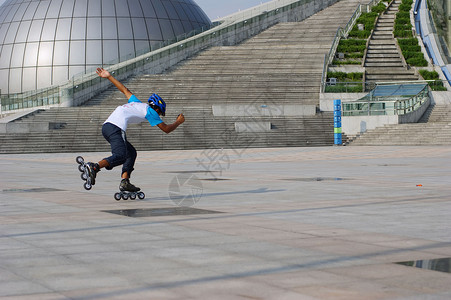 运动运动员竞技锻炼内联正方形轮滑广场高清图片