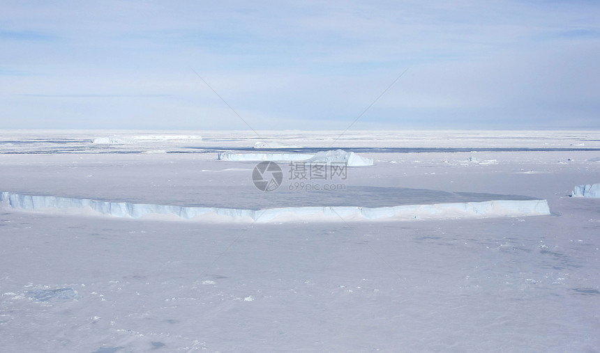 南极洲的海冰天线冰山航班空气风景冻结图片