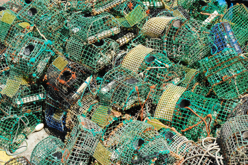 葡萄牙卡斯凯斯港的旧渔笼 葡萄牙篮子工艺笼子纱架工具渔业渔夫龙虾海岸海洋图片