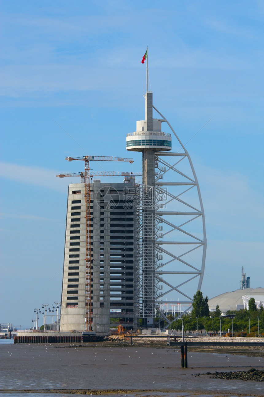 建筑工地两极生长商业起重机水泥脚手架城市工程工业工作图片