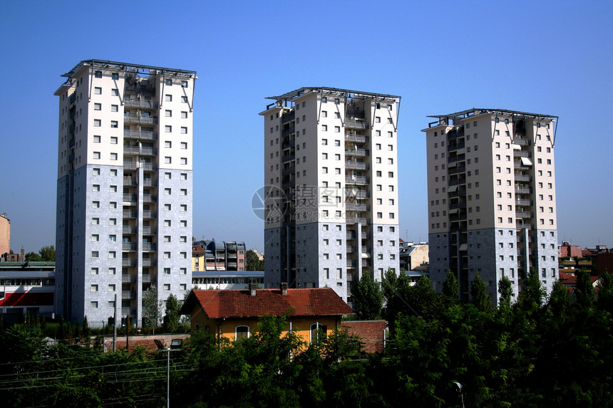 塔楼线条建筑学地面天空蓝色图片