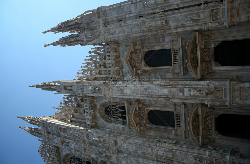 Duomo 细节正方形广场建筑学艺术天空画廊建筑蓝色图片