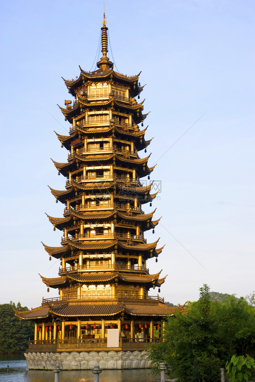 中国桂林太阳塔历史性建筑学漂浮建筑建筑物寺庙月亮双胞胎青铜宝塔图片