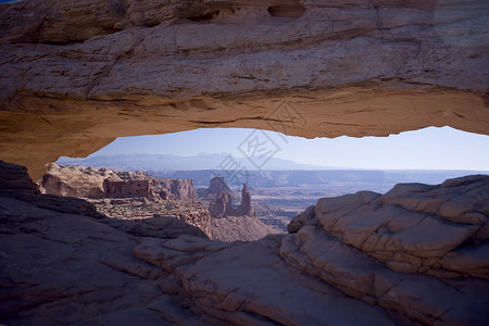 Mesa Arch 天空岛拱门背景图片