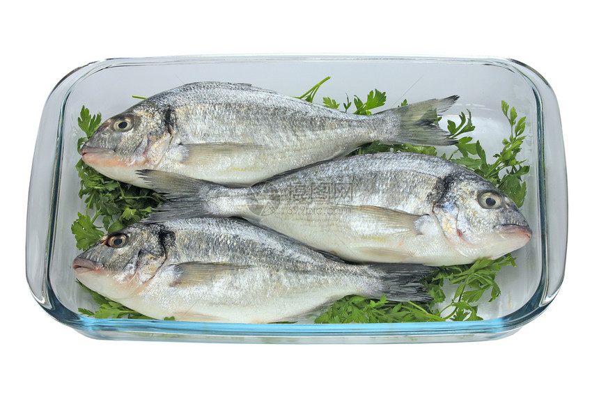 盘上鱼食物海鲜白色眼睛皮肤海洋美食销售烹饪厨房图片