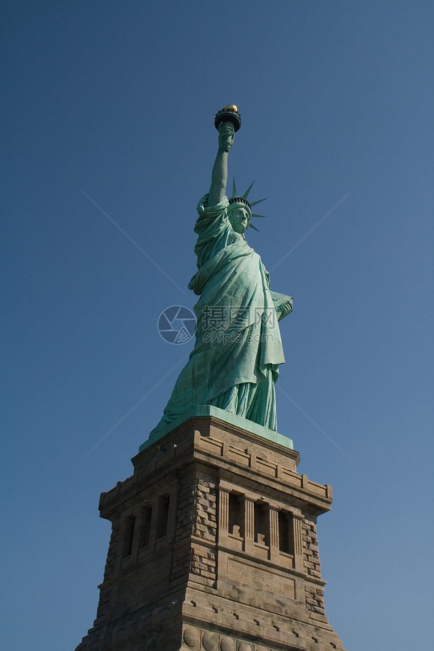 自由宣言组织旅游纪念碑建筑学城市蓝色天空女士国家地标游客图片