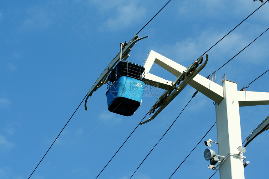 蓝色Gondola电梯图片