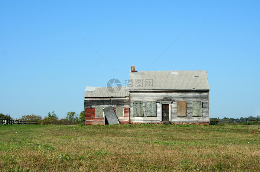 旧遗弃房屋窗户乡村房子住宅谴责建筑寂寞国家木头结构图片