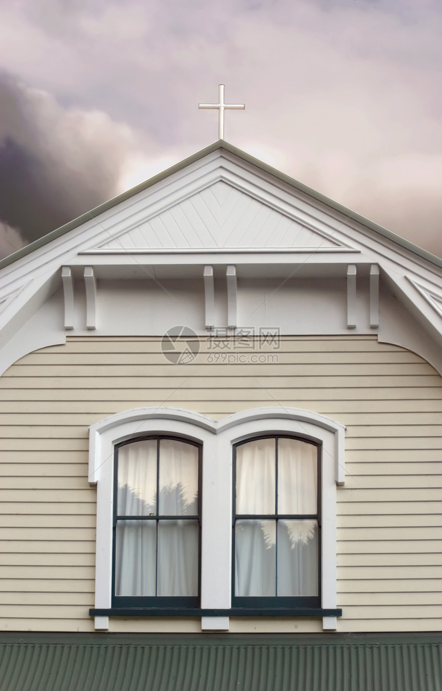 特派团窗户反射山墙天空挡风板教会风暴酒厂图片