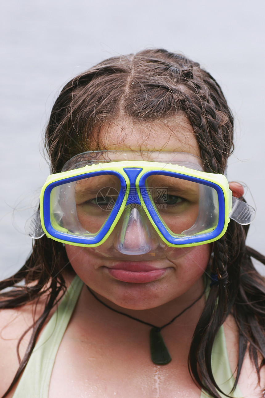 5号笨蛋浮潜奇异果游泳海滩青年潜水海洋皮疹头发图片