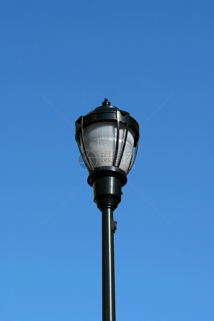 街灯路灯金属灯柱灯笼蓝色天空玻璃图片