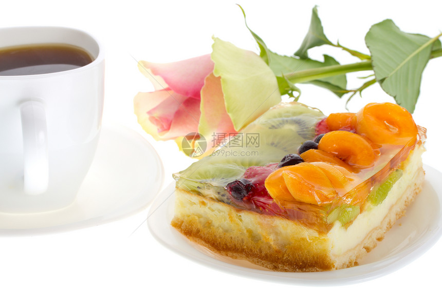 以水果和玫瑰卷饼美食奇异果糕点玫瑰小吃奶油咖啡甜点盘子食物图片