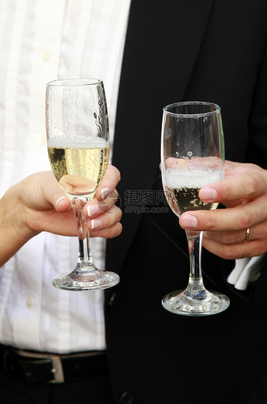 香槟玻璃杯玫瑰珠子金子周年纪念日戒指玻璃婚礼生活婚姻图片