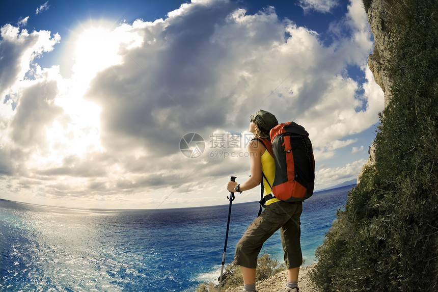 徒行旅行自由极限远足者悬崖生活方式成就顶峰登山者运动海景图片