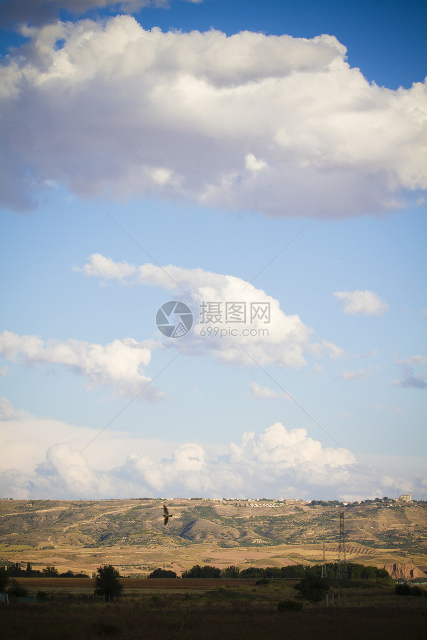 日落时的风景 西班牙语农村农村云景天空蓝色天气国家叶子草原场地牧场图片