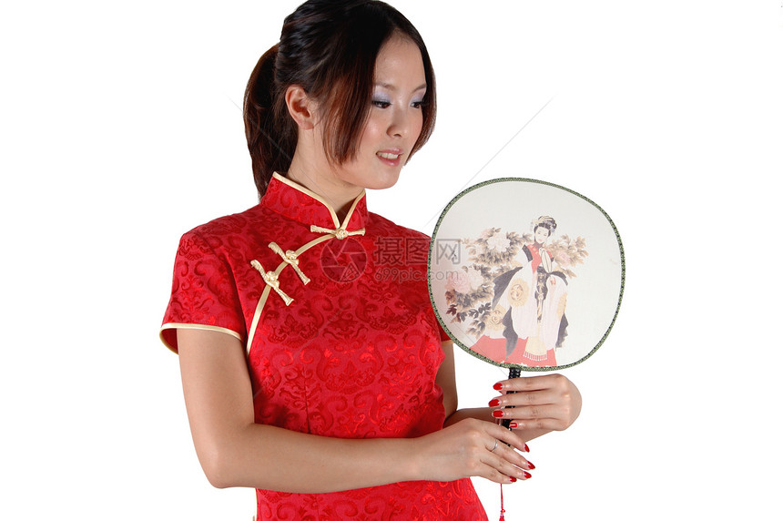 穿着长着风扇的Traditonal服装的中国女孩红色青年裙子女性女士姿势扇子图片