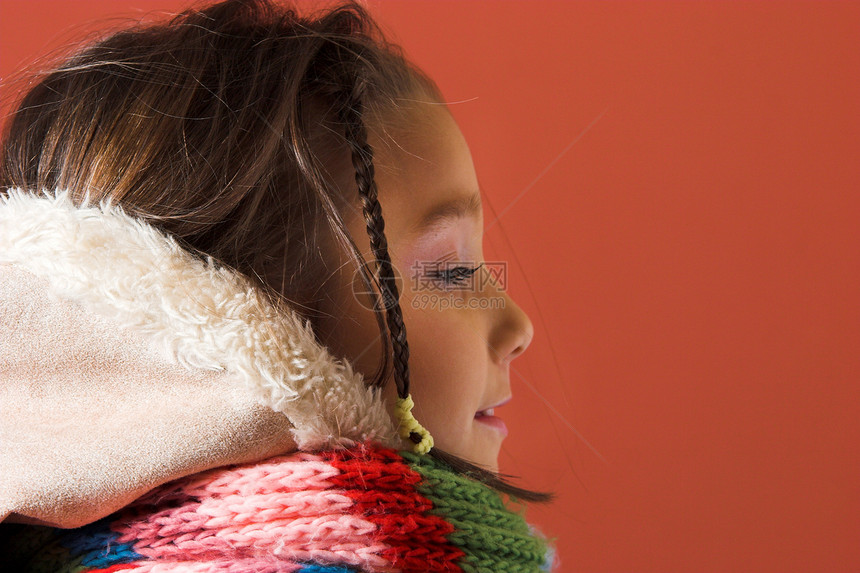 带大衣和围巾的婴儿外套毛衣羊毛季节乐趣披肩情感幼儿园工作室孩子图片