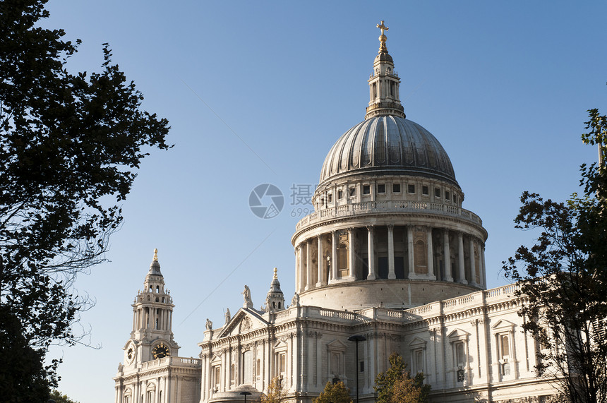 联合王国伦敦圣保罗大教堂城市圆顶教堂旅游建筑学蓝天宗教景点建筑纪念碑图片
