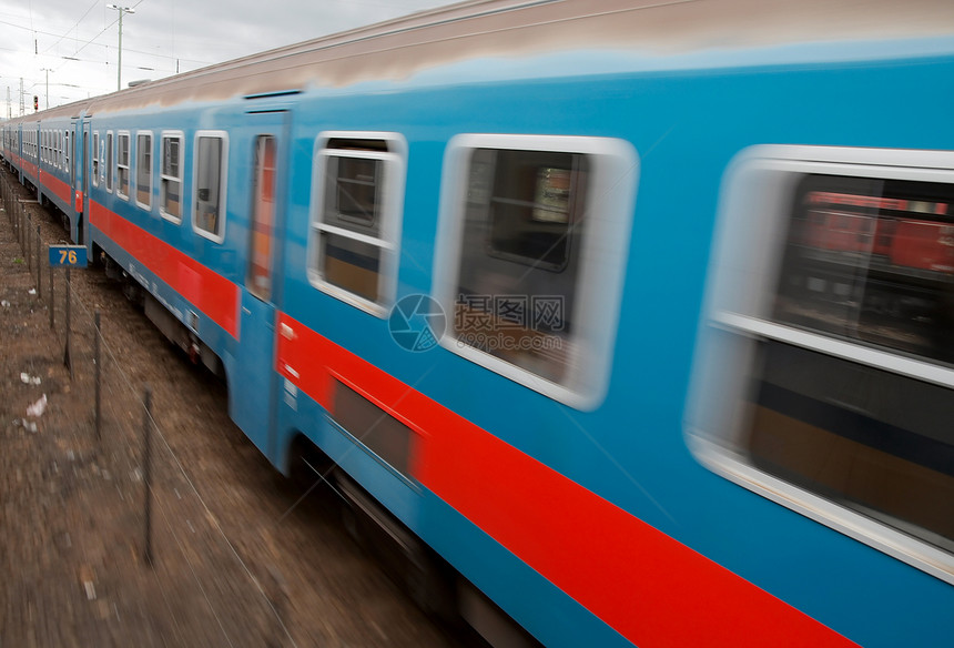 列火车日程蓝色运输乘客基础设施运动跑步车皮速度后勤图片