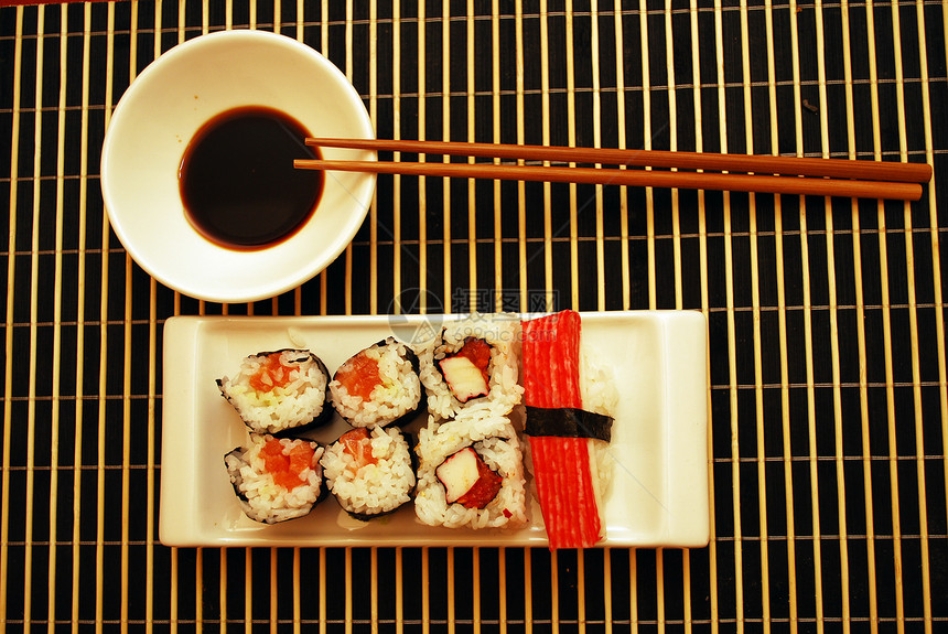 寿司桌子食物海藻鱼片蔬菜红色海鲜图片
