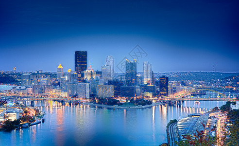 匹兹堡的 人类发展报告 照片建筑学蓝色日落办公室反思场景天空河流建筑物摩天大楼背景