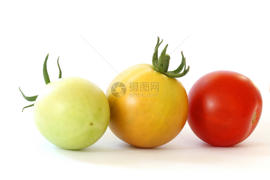 白色背景的三种番茄色西红柿健康红色蔬菜橙子图片