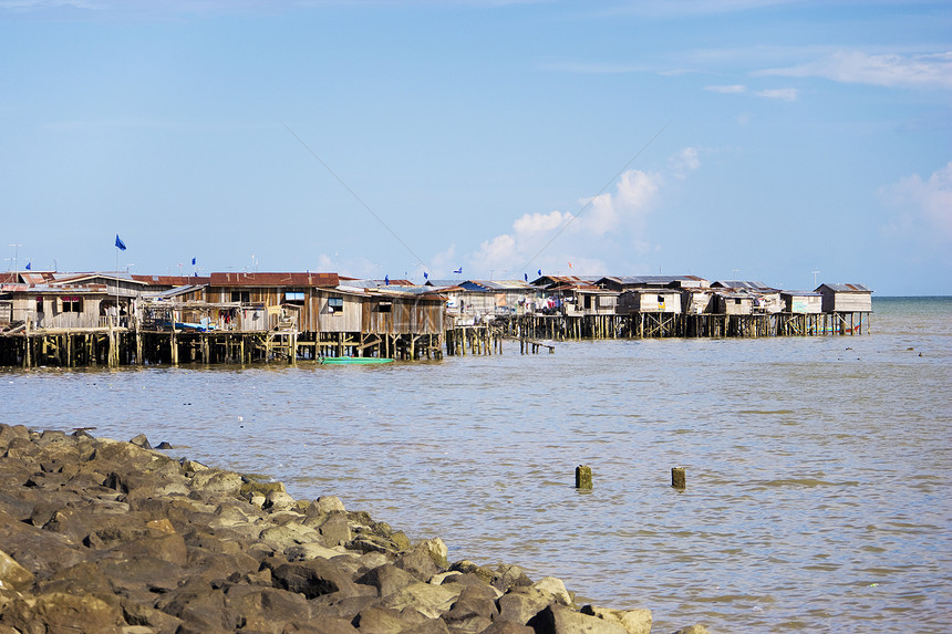 Tawau沿海贫民窟高跷家园贫困海洋房屋生活房子住宅海岸建筑图片