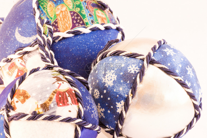 手工制作的圣诞球纺织品推介会织物墙纸装饰品插图蓝色宏观展示庆典图片