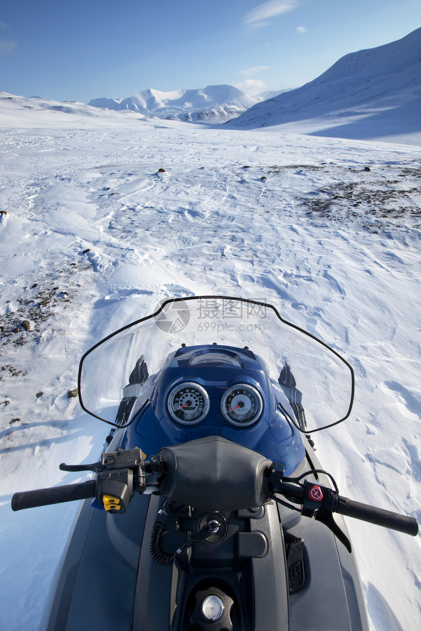雪下流动冬季风景旅行滑雪地形场景冰川蓝色海洋荒野环境全景图片