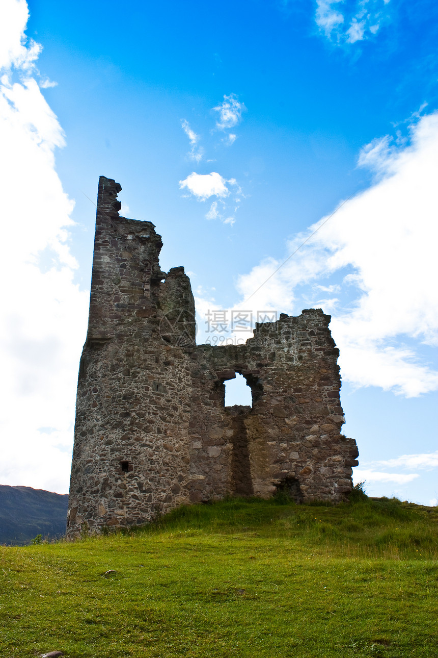 苏格兰城堡堡垒石头地标高地风景历史性旅行爬坡历史废墟图片