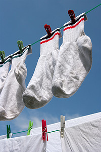 服装衣服房子微风衣架绳索纺织品洗涤卫生衣夹家务花园高清图片