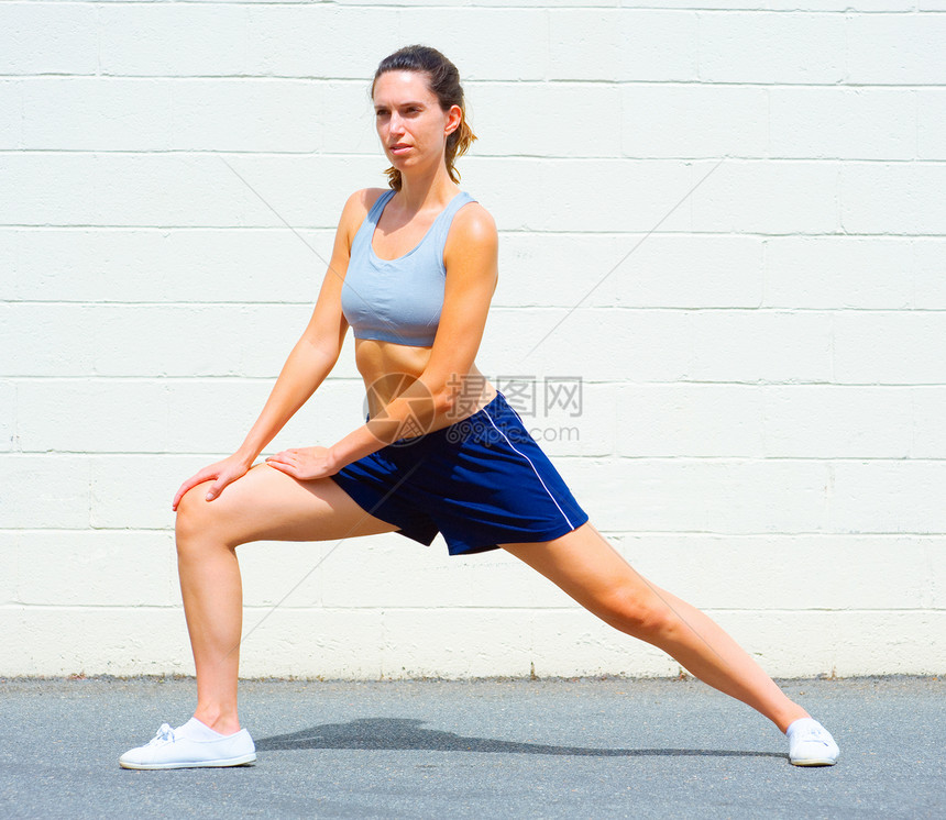 城市自然女性锻炼女士活力运动运动员街道火车赛跑者都市福利活动图片