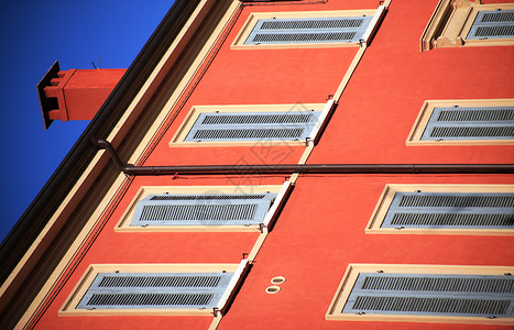 红烟囱建筑学蓝天红色建筑背景图片