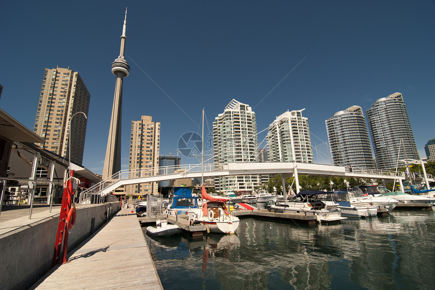 从码头看多伦多摩天大楼假期商业天空风景办公室旅行反射建筑全景图片