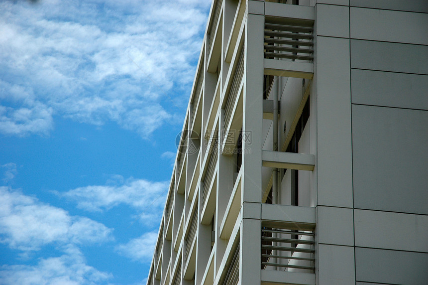 大学建设机构建筑天空蓝色学院建筑学校园教育建筑物图片