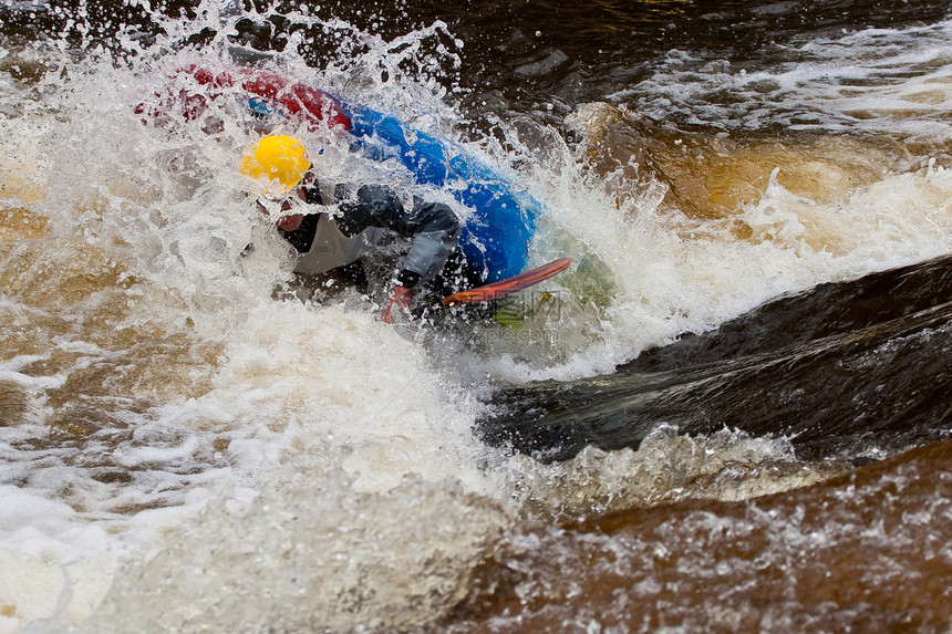 白水自由式生活激流竞赛活动危险荒野地形冒险运动员追求图片