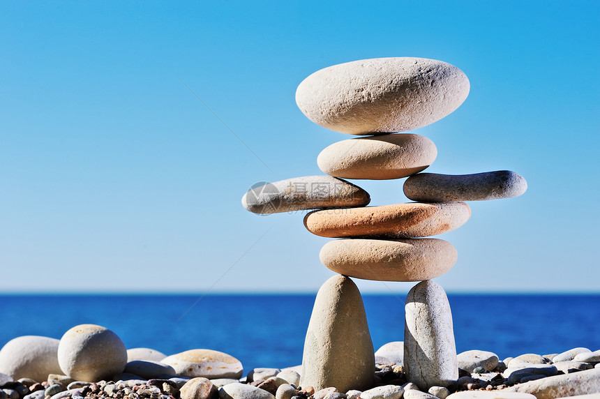 符号平衡巨石天空雕塑岩石海岸圆形冥想卵石石头图片