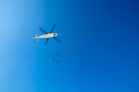 白色直升机飞行蓝天朋友们天空墙纸库存背景图片