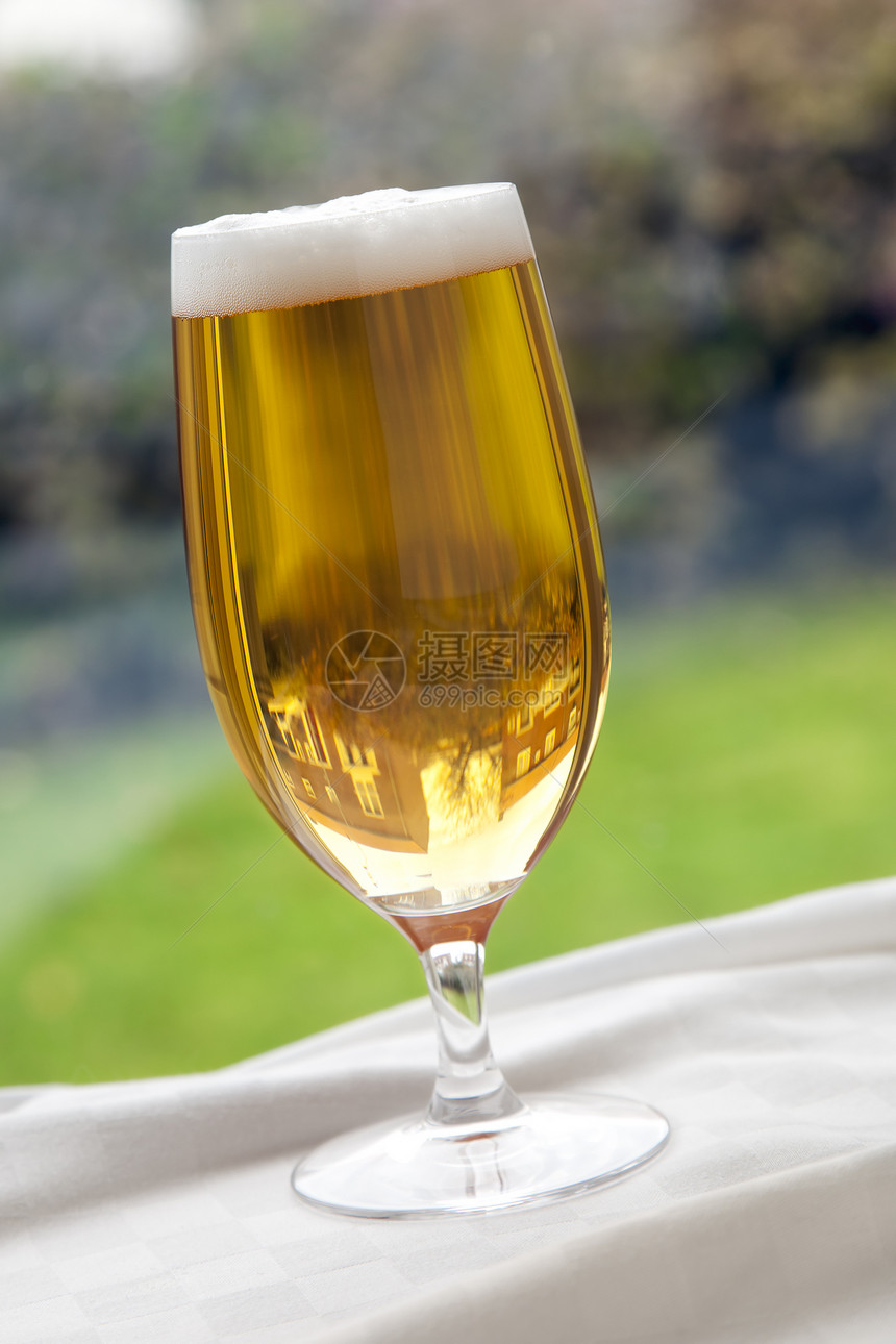 啤酒杯草稿酿造玻璃饮料啤酒泡沫图片